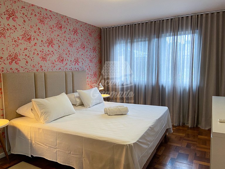 Apartamento a 100m da Rua Coberta